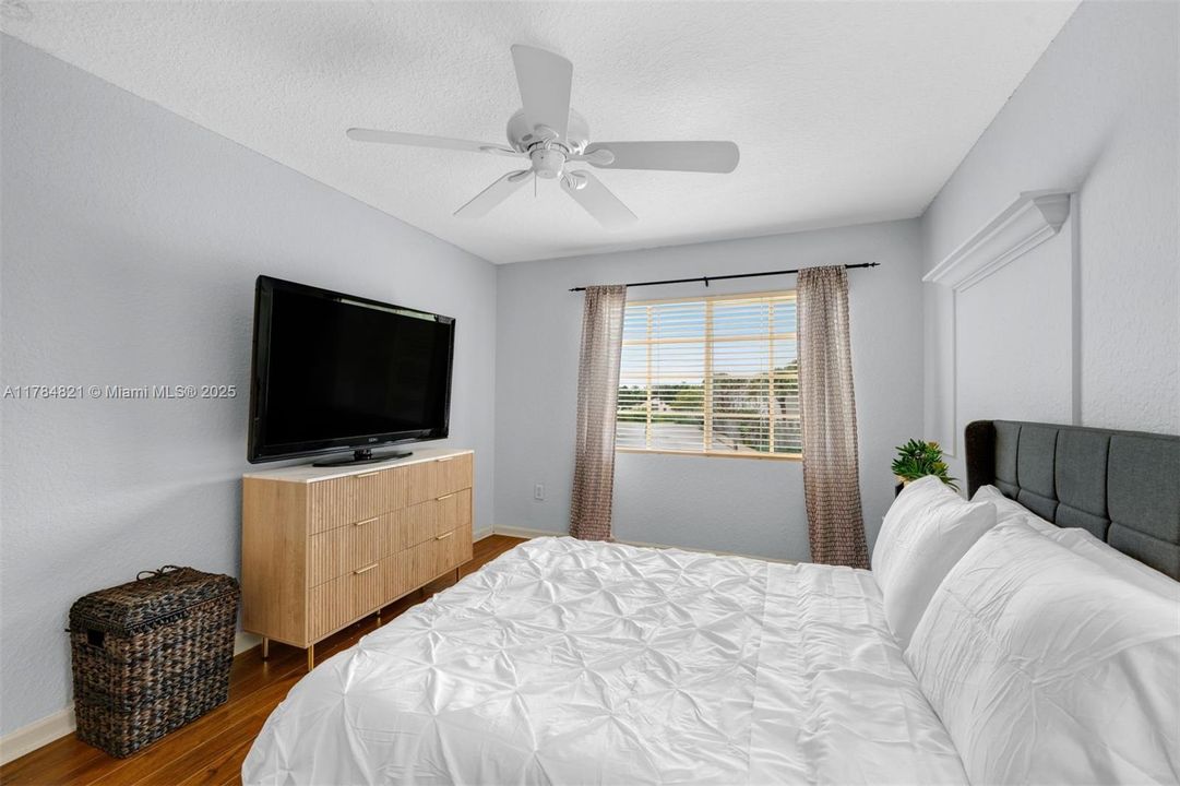 Недавно продано: $450,000 (3 спален, 2 ванн, 1573 Квадратных фут)