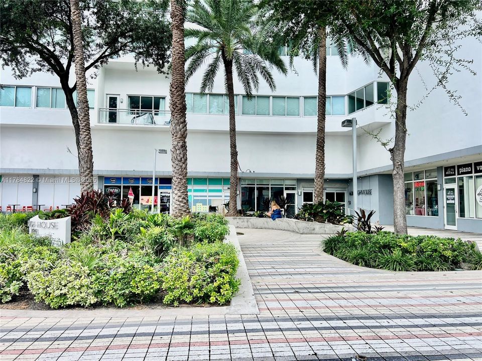 En Venta: $365,000 (1 camas, 2 baños, 1010 Pies cuadrados)