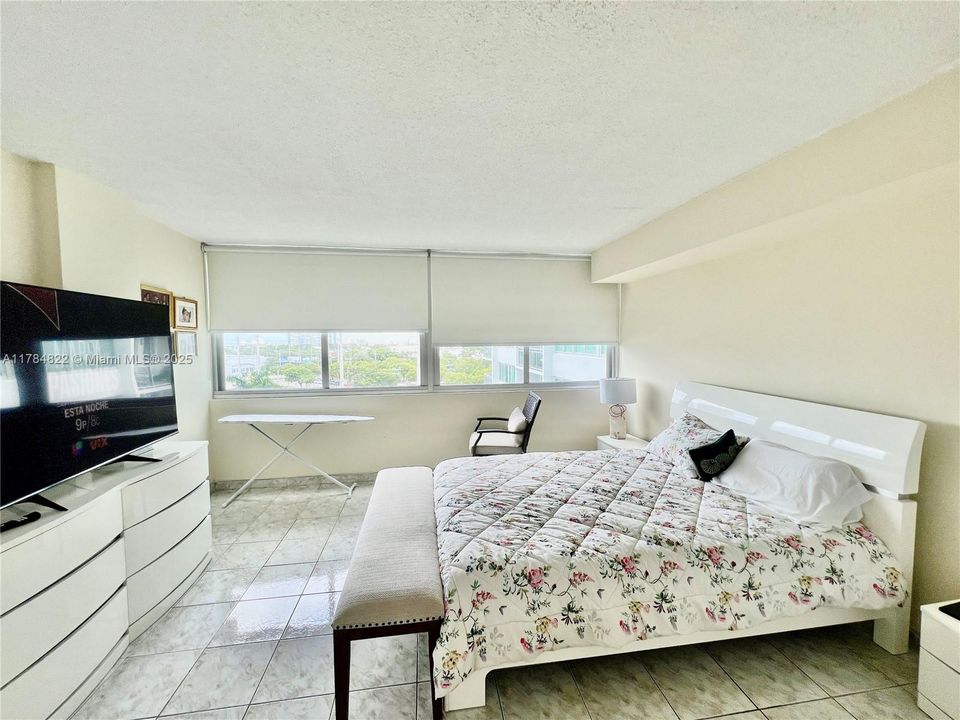 En Venta: $365,000 (1 camas, 2 baños, 1010 Pies cuadrados)