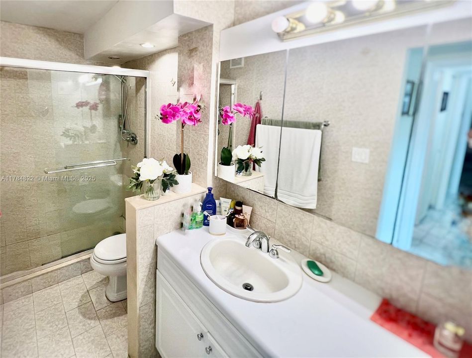 En Venta: $365,000 (1 camas, 2 baños, 1010 Pies cuadrados)