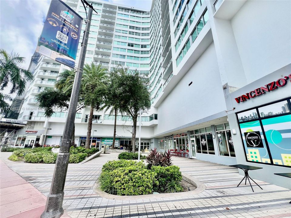 En Venta: $365,000 (1 camas, 2 baños, 1010 Pies cuadrados)