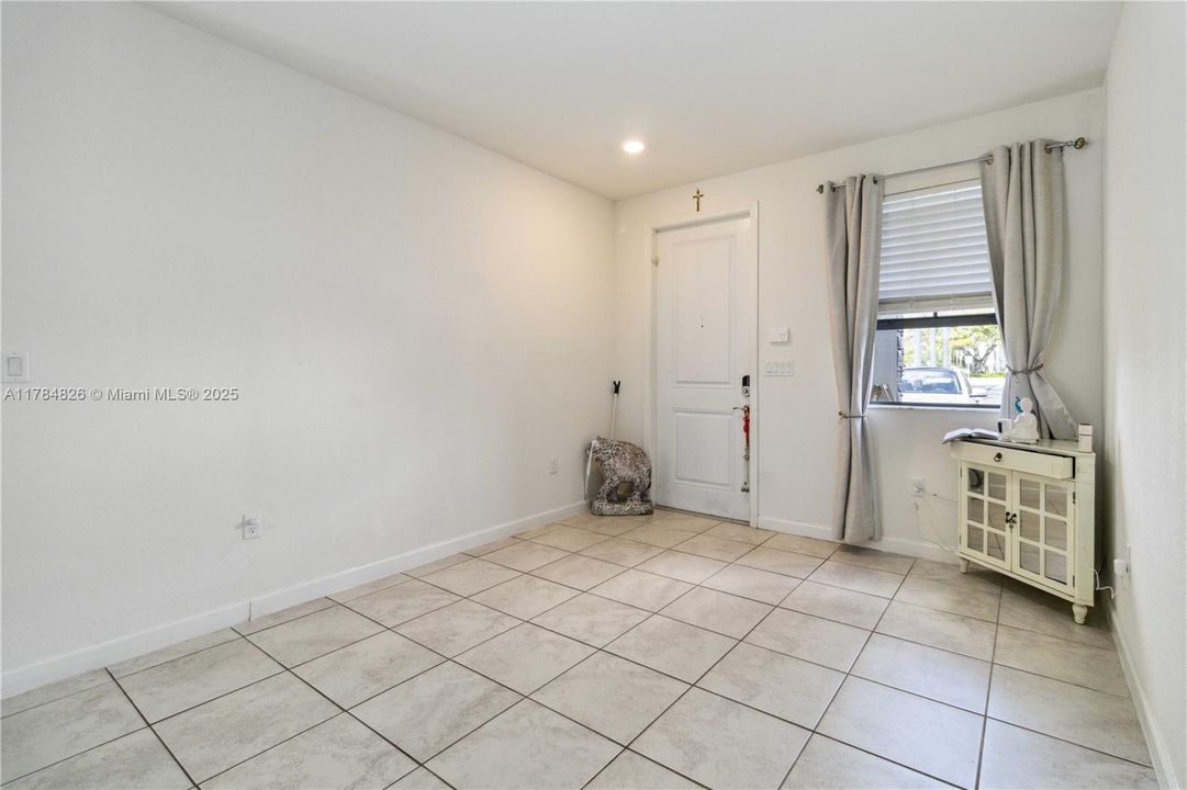 Recently Sold: $400,000 (3 beds, 2 baths, 1740 Square Feet)