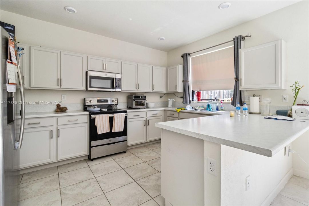 Recently Sold: $400,000 (3 beds, 2 baths, 1740 Square Feet)