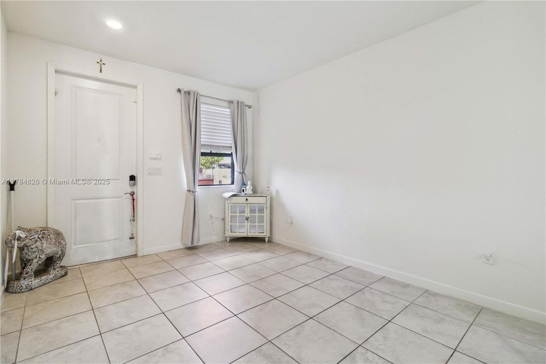 Recently Sold: $400,000 (3 beds, 2 baths, 1740 Square Feet)