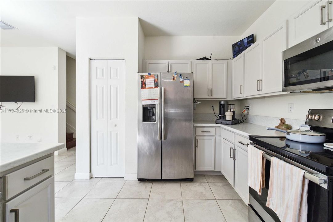 Recently Sold: $400,000 (3 beds, 2 baths, 1740 Square Feet)