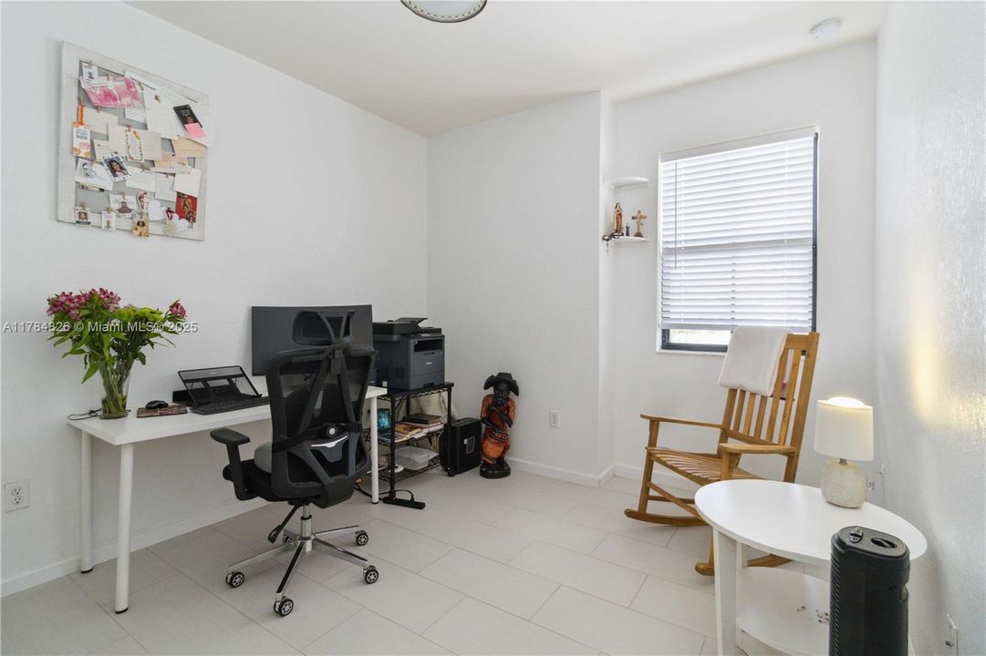 Recently Sold: $400,000 (3 beds, 2 baths, 1740 Square Feet)