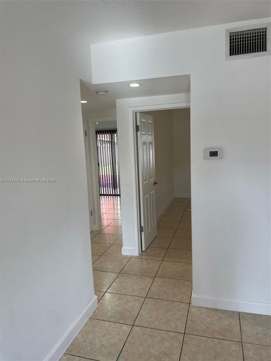 Active With Contract: $616,000 (3 beds, 2 baths, 1210 Square Feet)