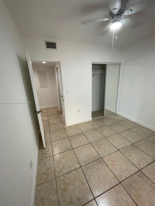 Active With Contract: $616,000 (3 beds, 2 baths, 1210 Square Feet)