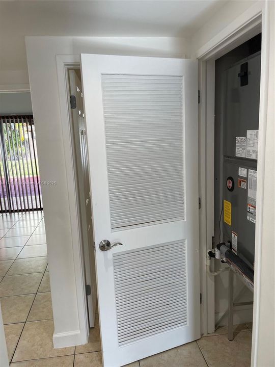 Active With Contract: $616,000 (3 beds, 2 baths, 1210 Square Feet)