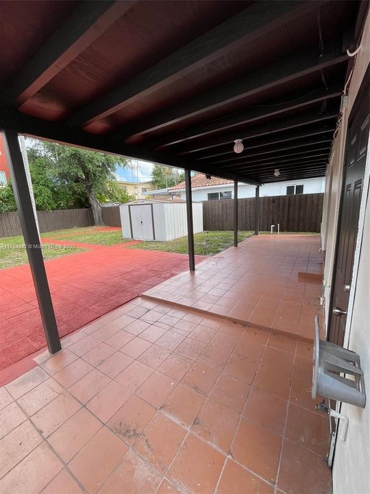 Active With Contract: $616,000 (3 beds, 2 baths, 1210 Square Feet)