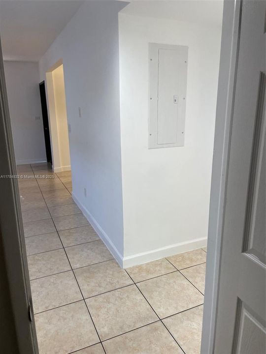 Active With Contract: $616,000 (3 beds, 2 baths, 1210 Square Feet)