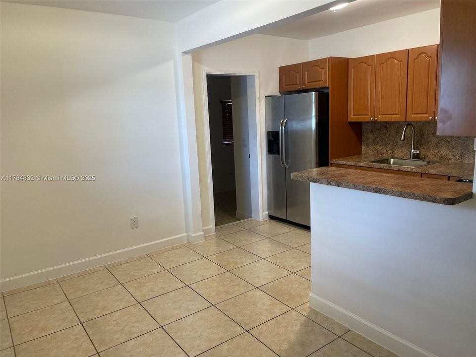 Active With Contract: $616,000 (3 beds, 2 baths, 1210 Square Feet)