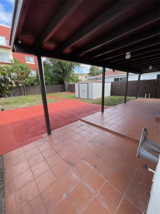 Active With Contract: $616,000 (3 beds, 2 baths, 1210 Square Feet)