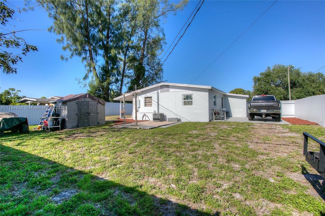 Recently Sold: $370,000 (2 beds, 1 baths, 773 Square Feet)