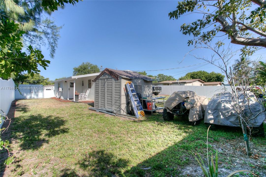 Recently Sold: $370,000 (2 beds, 1 baths, 773 Square Feet)