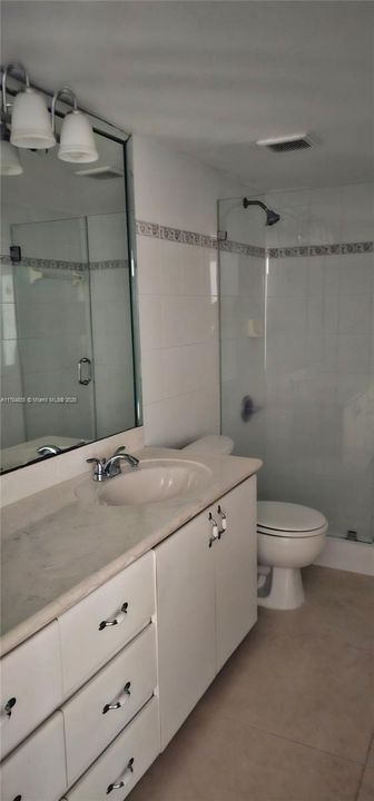 Recently Rented: $2,250 (2 beds, 1 baths, 998 Square Feet)