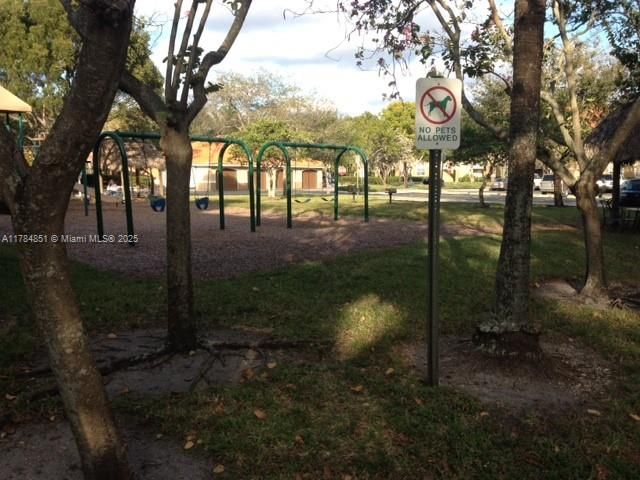 Recently Rented: $2,700 (3 beds, 2 baths, 1648 Square Feet)