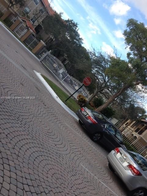 Recently Rented: $2,700 (3 beds, 2 baths, 1648 Square Feet)