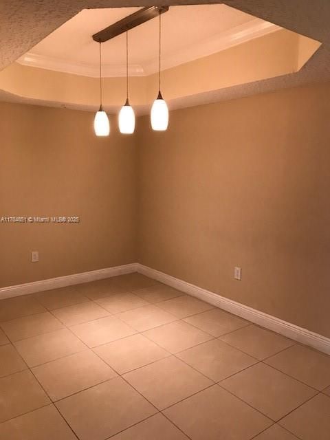Recently Rented: $2,700 (3 beds, 2 baths, 1648 Square Feet)