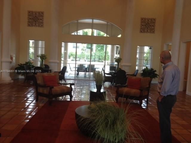 Recently Rented: $2,700 (3 beds, 2 baths, 1648 Square Feet)