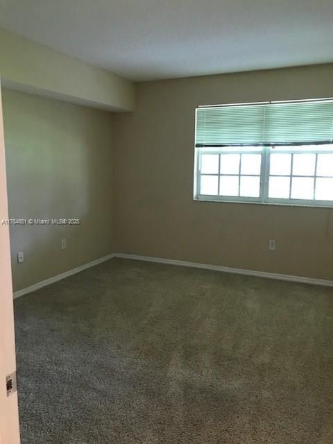 Recently Rented: $2,700 (3 beds, 2 baths, 1648 Square Feet)