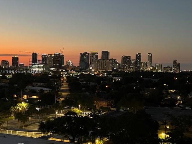 Recently Sold: $375,000 (2 beds, 2 baths, 1350 Square Feet)