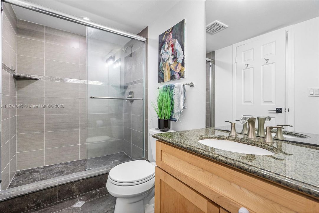 Recently Sold: $375,000 (2 beds, 2 baths, 1350 Square Feet)