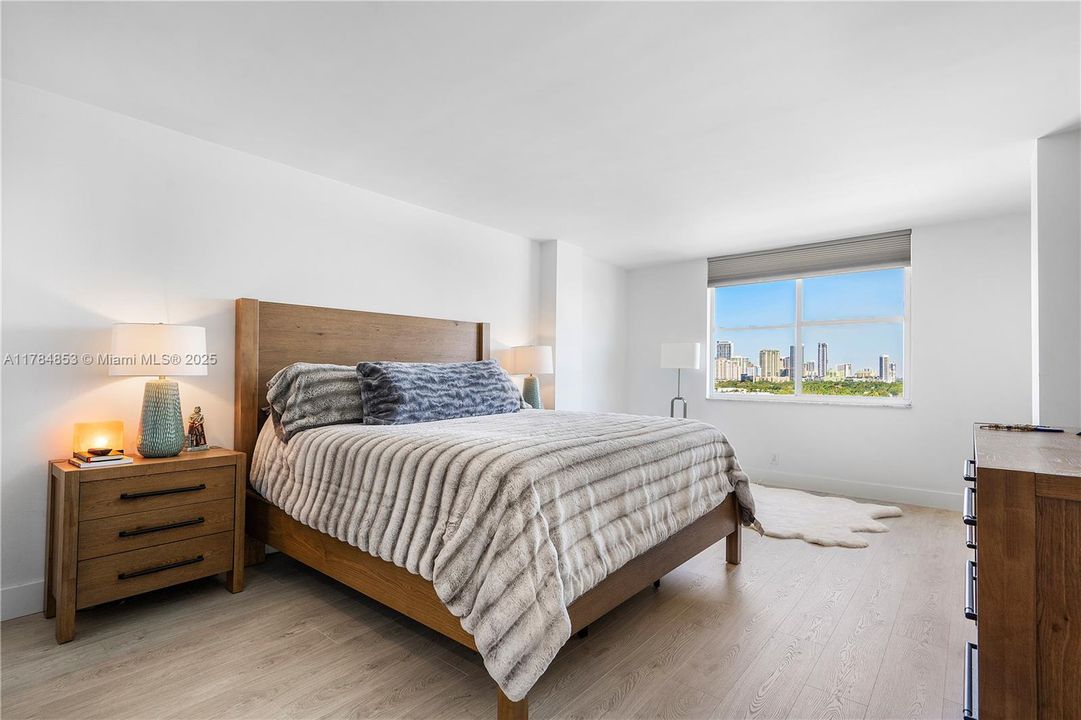 Recently Sold: $375,000 (2 beds, 2 baths, 1350 Square Feet)