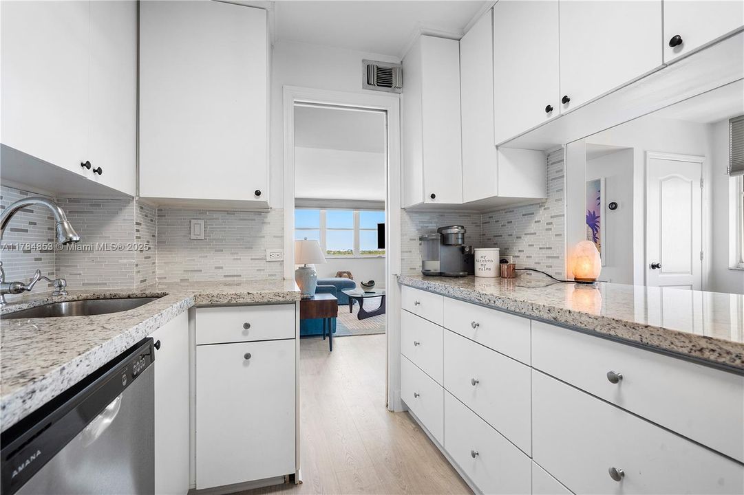 Recently Sold: $375,000 (2 beds, 2 baths, 1350 Square Feet)