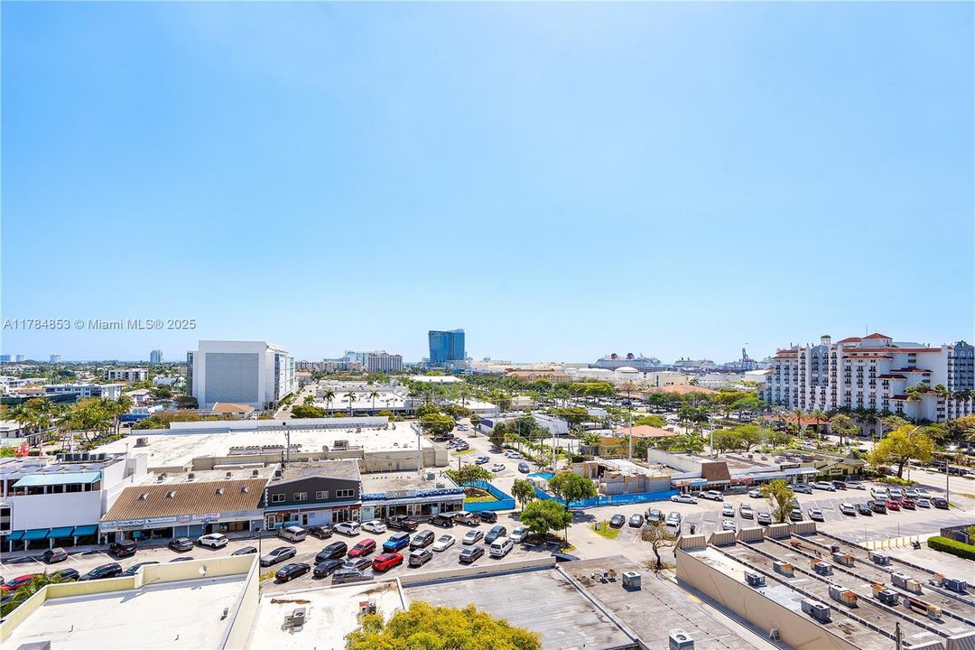 Recently Sold: $375,000 (2 beds, 2 baths, 1350 Square Feet)