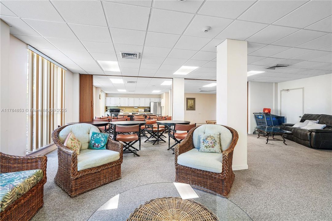 Recently Sold: $375,000 (2 beds, 2 baths, 1350 Square Feet)