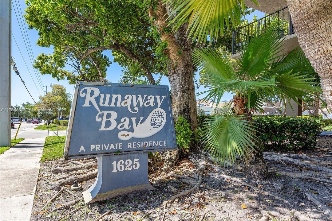 Recently Sold: $375,000 (2 beds, 2 baths, 1350 Square Feet)