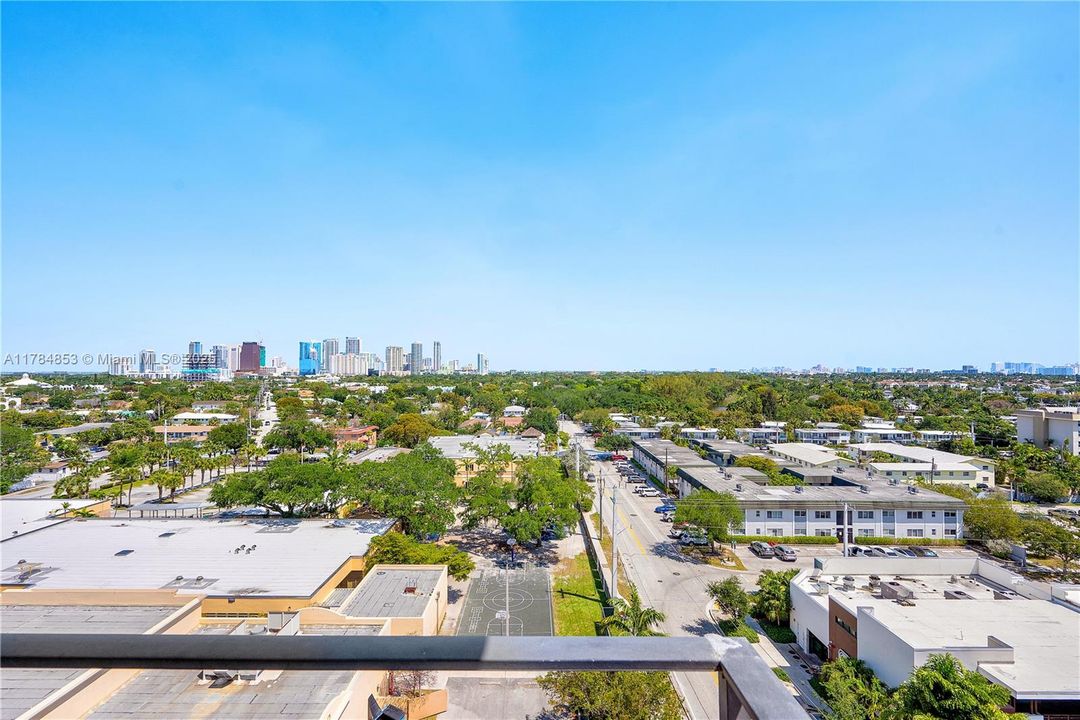 Recently Sold: $375,000 (2 beds, 2 baths, 1350 Square Feet)