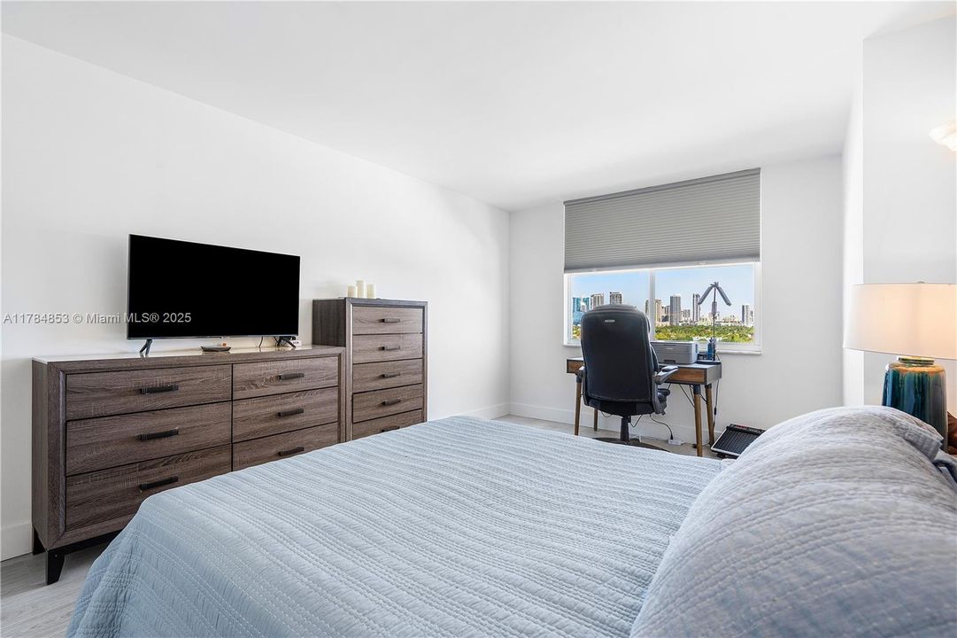 Recently Sold: $375,000 (2 beds, 2 baths, 1350 Square Feet)