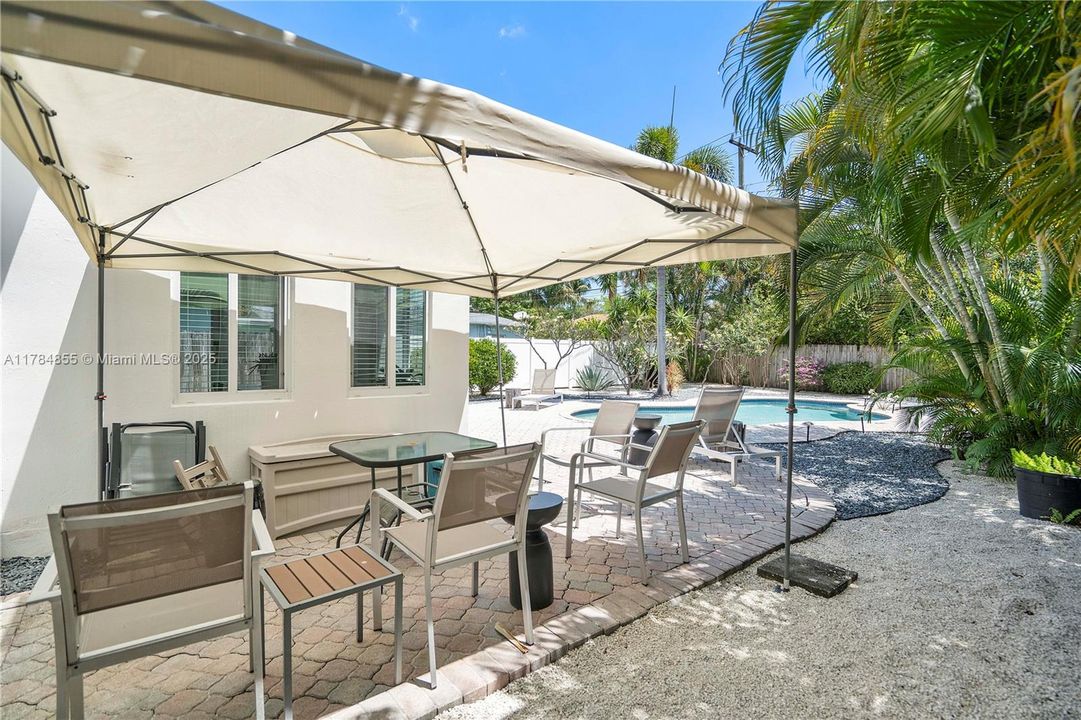 Vendido Recientemente: $649,000 (2 camas, 1 baños, 1118 Pies cuadrados)