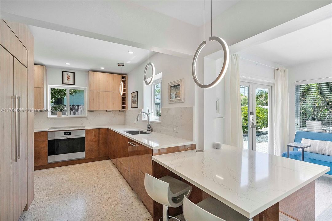 Vendido Recientemente: $649,000 (2 camas, 1 baños, 1118 Pies cuadrados)