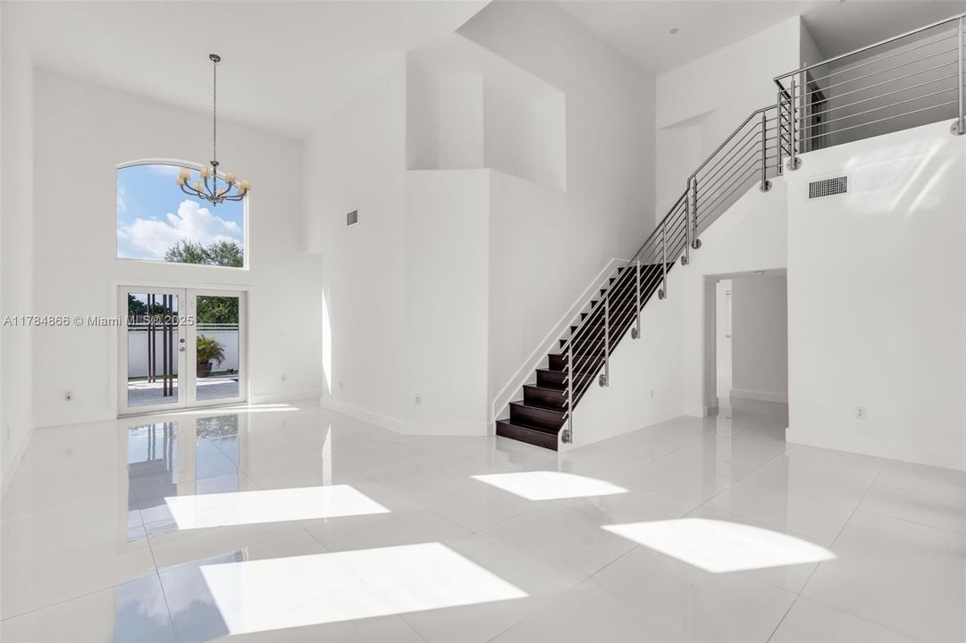 Recently Sold: $1,050,000 (4 beds, 3 baths, 2912 Square Feet)