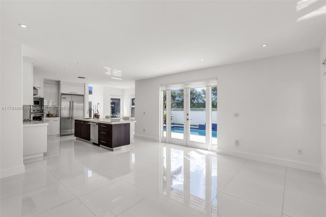 Recently Sold: $1,050,000 (4 beds, 3 baths, 2912 Square Feet)