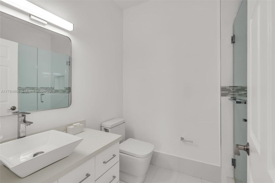 Recently Sold: $1,050,000 (4 beds, 3 baths, 2912 Square Feet)