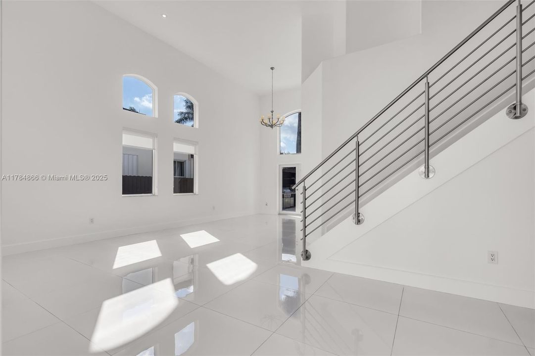 Recently Sold: $1,050,000 (4 beds, 3 baths, 2912 Square Feet)