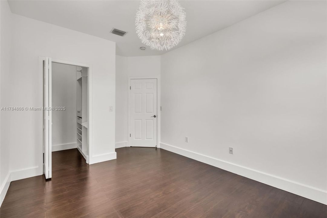 Recently Sold: $1,050,000 (4 beds, 3 baths, 2912 Square Feet)