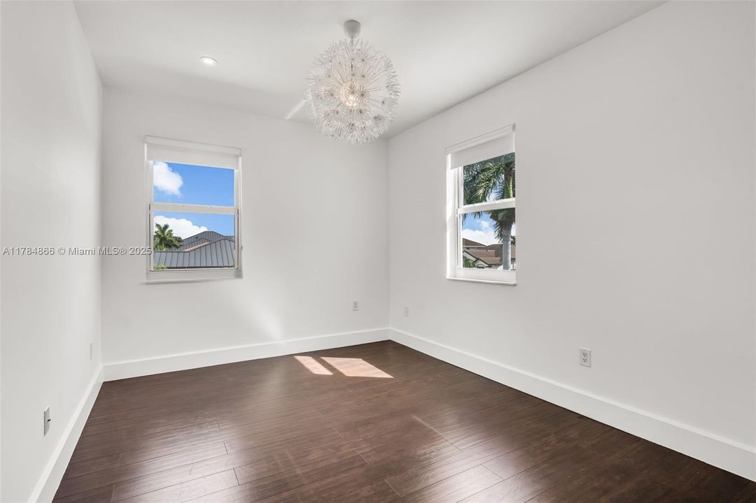 Recently Sold: $1,050,000 (4 beds, 3 baths, 2912 Square Feet)