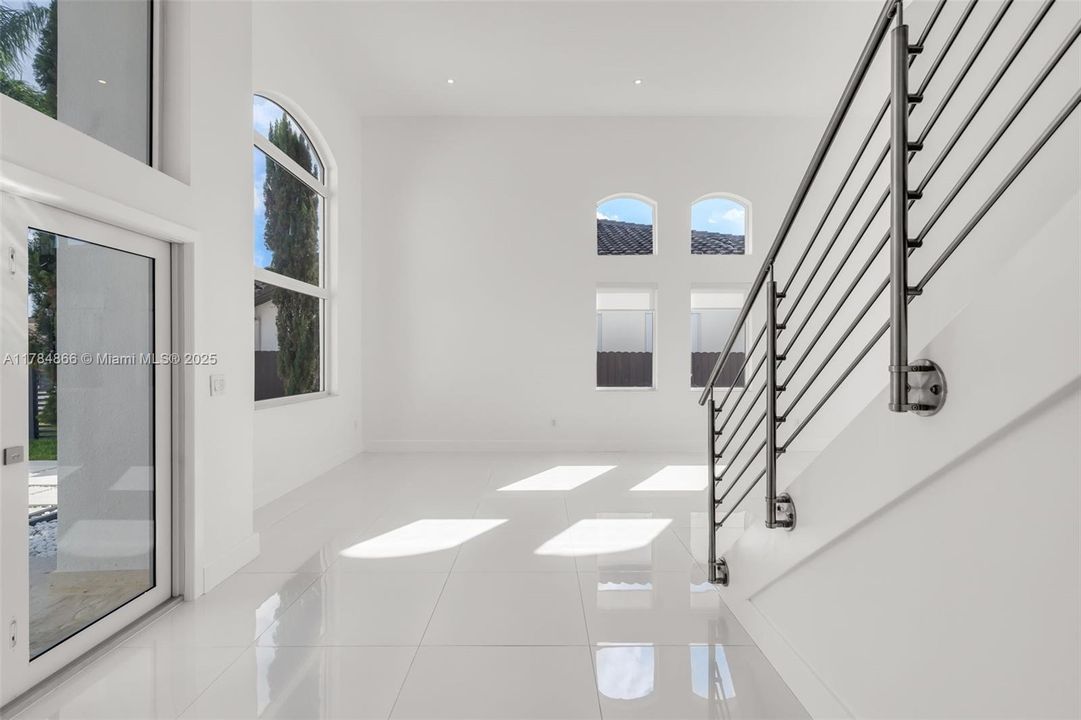 Recently Sold: $1,050,000 (4 beds, 3 baths, 2912 Square Feet)