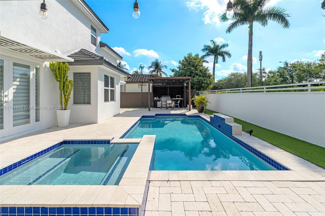 Recently Sold: $1,050,000 (4 beds, 3 baths, 2912 Square Feet)