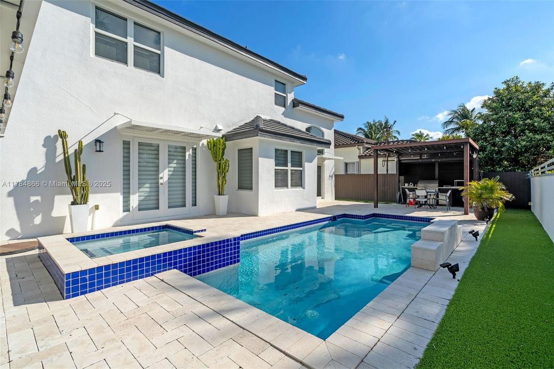 Recently Sold: $1,050,000 (4 beds, 3 baths, 2912 Square Feet)