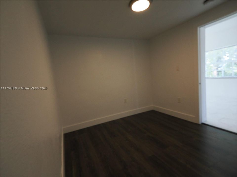 Recently Rented: $3,000 (3 beds, 2 baths, 1600 Square Feet)