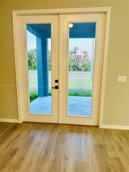 Recently Rented: $2,300 (4 beds, 2 baths, 1439 Square Feet)