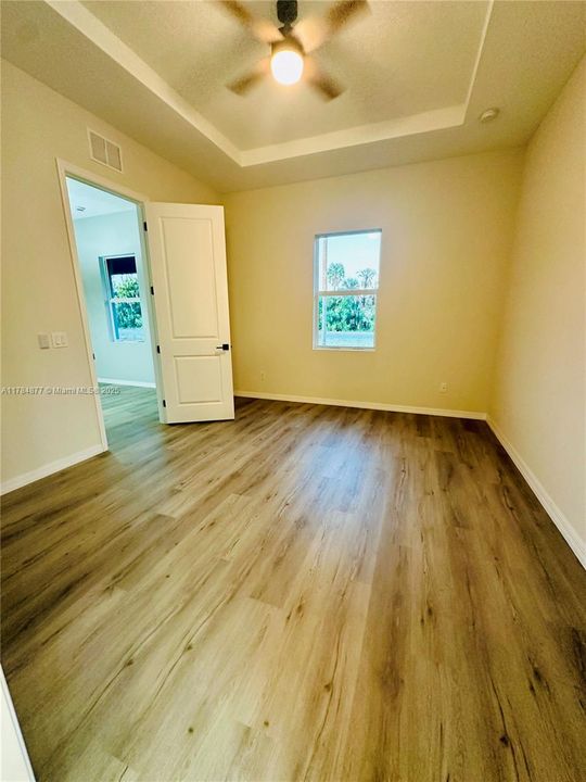 Recently Rented: $2,300 (4 beds, 2 baths, 1439 Square Feet)