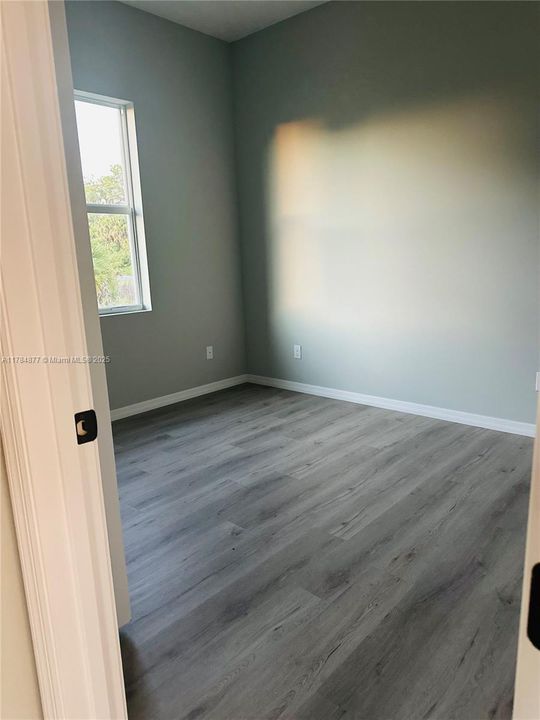 Recently Rented: $2,300 (4 beds, 2 baths, 1439 Square Feet)