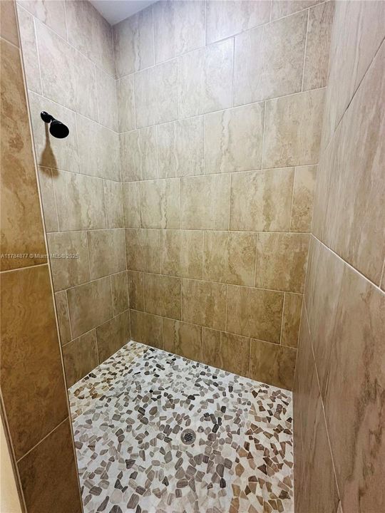 Recently Rented: $2,300 (4 beds, 2 baths, 1439 Square Feet)